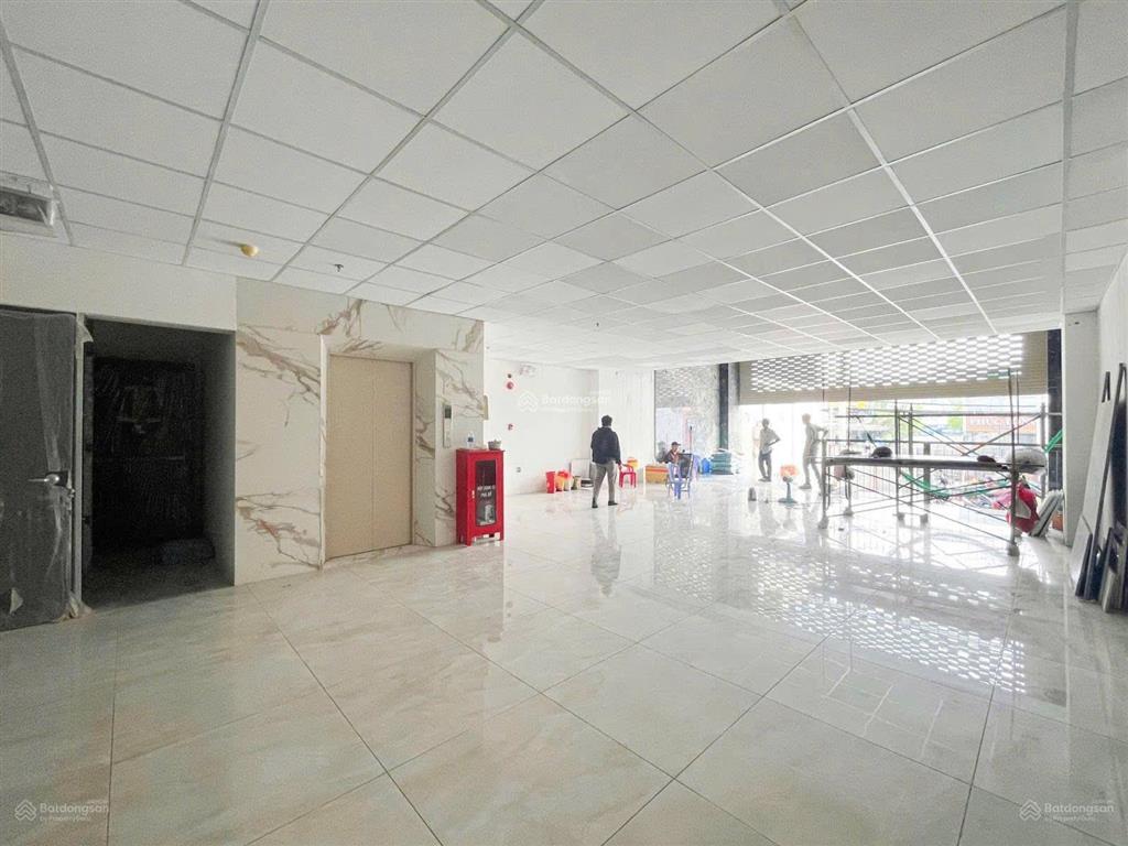 Tòa nhà mới đẹp  mặt tiền nguyễn thị thập phường tân quy quận 7 (sd 1.670m2)
