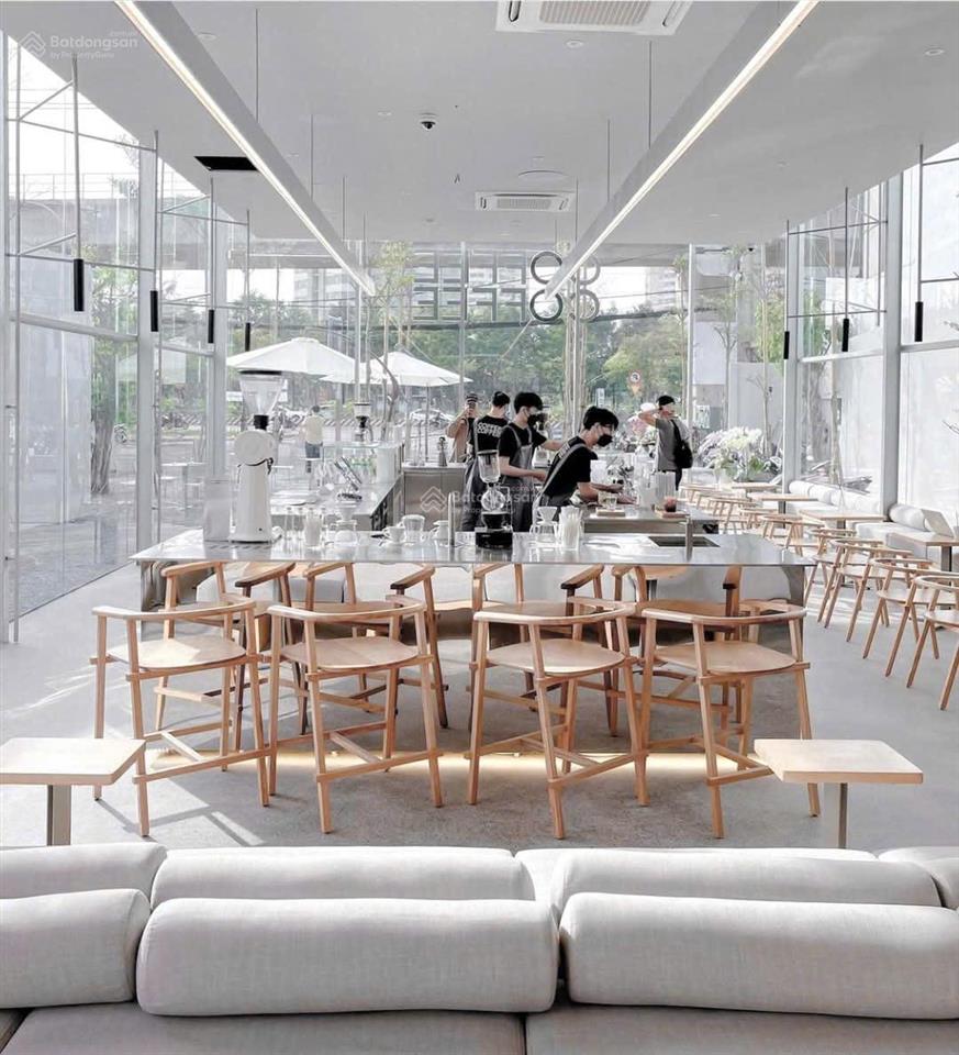 Cho thuê mặt tiền thảo điền quận 2!!! (1500m²)