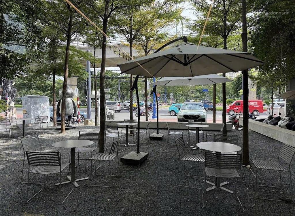 Cho thuê mặt tiền thảo điền quận 2!!! (1500m²)