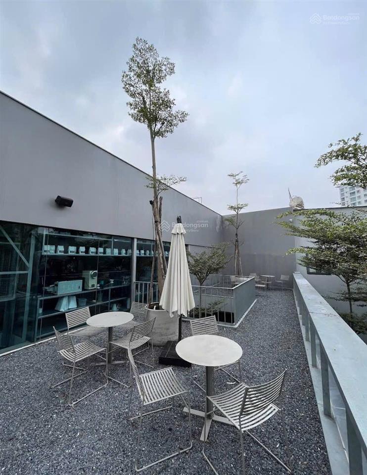 Cho thuê mặt tiền thảo điền quận 2!!! (1500m²)
