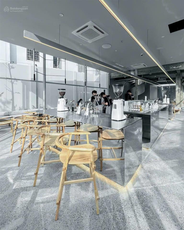 Cho thuê mặt tiền thảo điền quận 2!!! (1500m²)