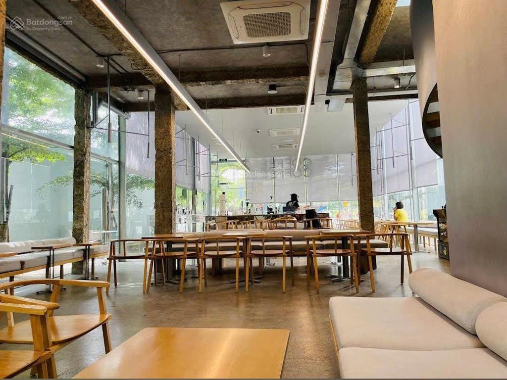 Cho thuê mặt tiền thảo điền quận 2!!! (1500m²)