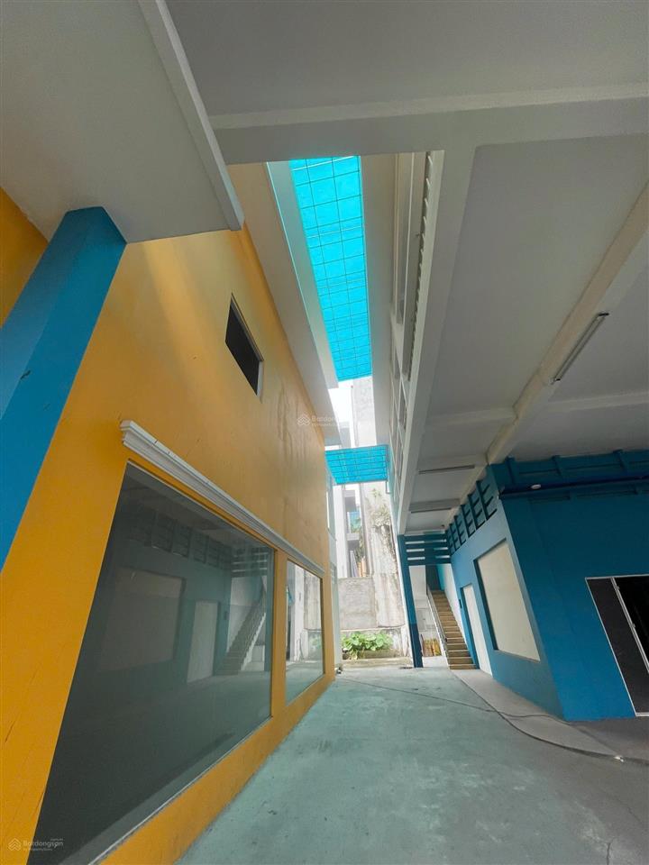 Toà nhà! mt 2300m2 185 187 hoàng văn thụ p. 8 phú nhuận (trước là trường đại học)