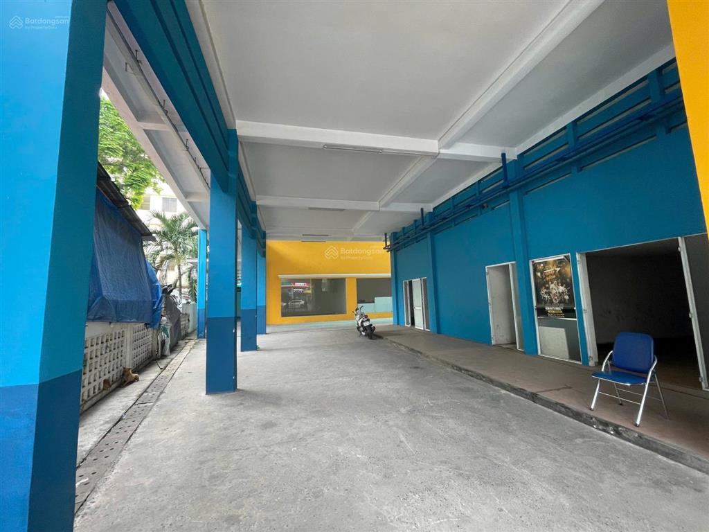 Toà nhà! mt 2300m2 185 187 hoàng văn thụ p. 8 phú nhuận (trước là trường đại học)