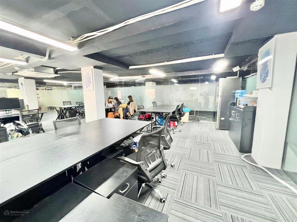 Cho thuê tòa nhà office!!! nguyễn văn trỗi phú nhuận!!! (12x30m)