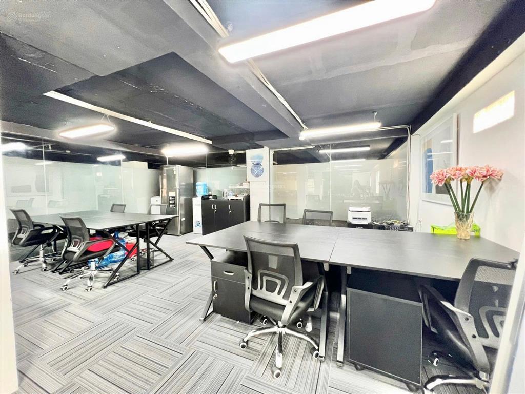 Cho thuê tòa nhà office!!! nguyễn văn trỗi phú nhuận!!! (12x30m)