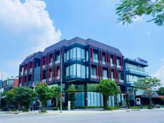 Toà nhà văn phòng!!! 2000m2 góc 2 mặt tiền trung tâm q2 (đảo kim cương)