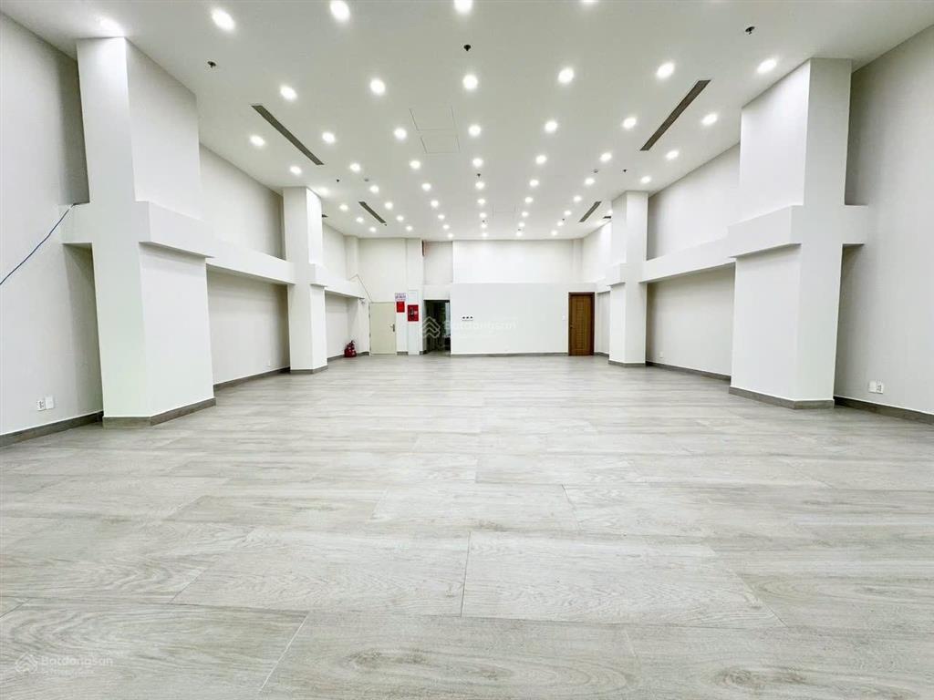 Cho thuê tòa nhà văn phòng 3000m²! trung tâm bình thạnh