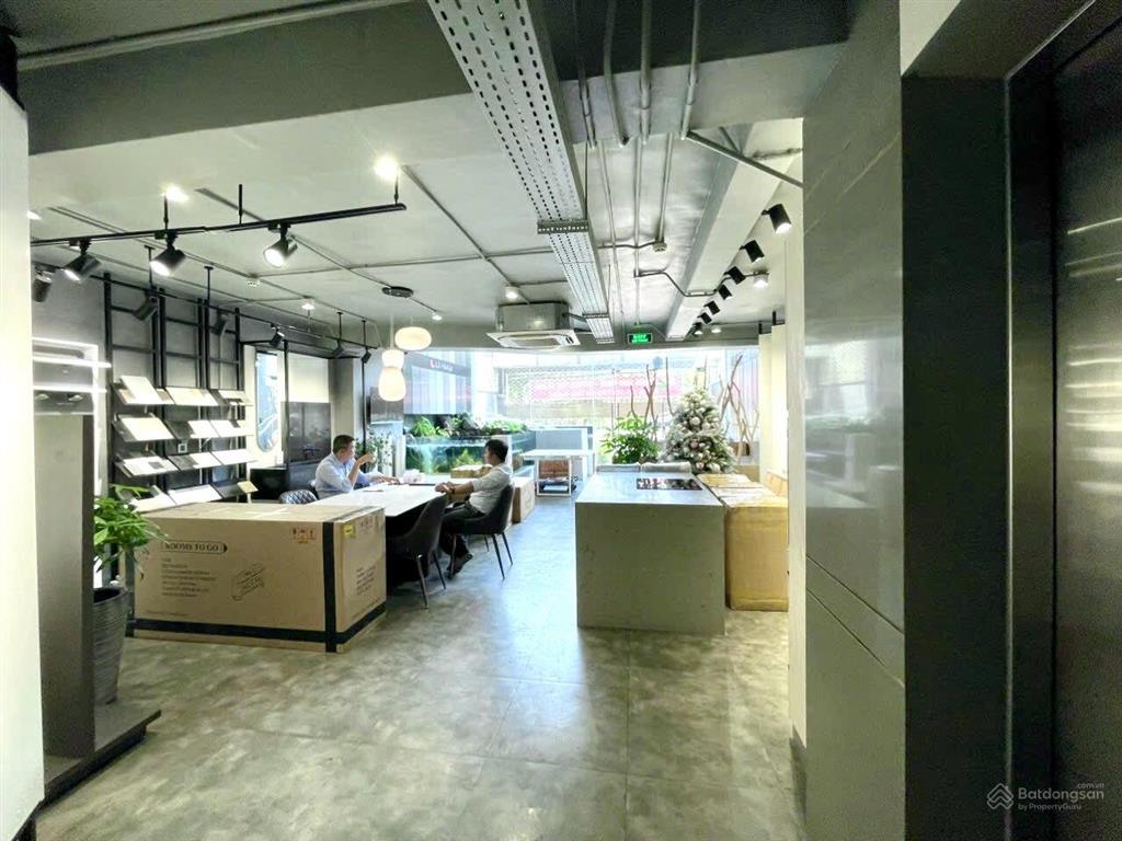 Cho thuê tòa nhà 1000m²! 52 đồng văn cống p. thạnh mỹ lợi q2 1h 1t 7l tm  150tr/th