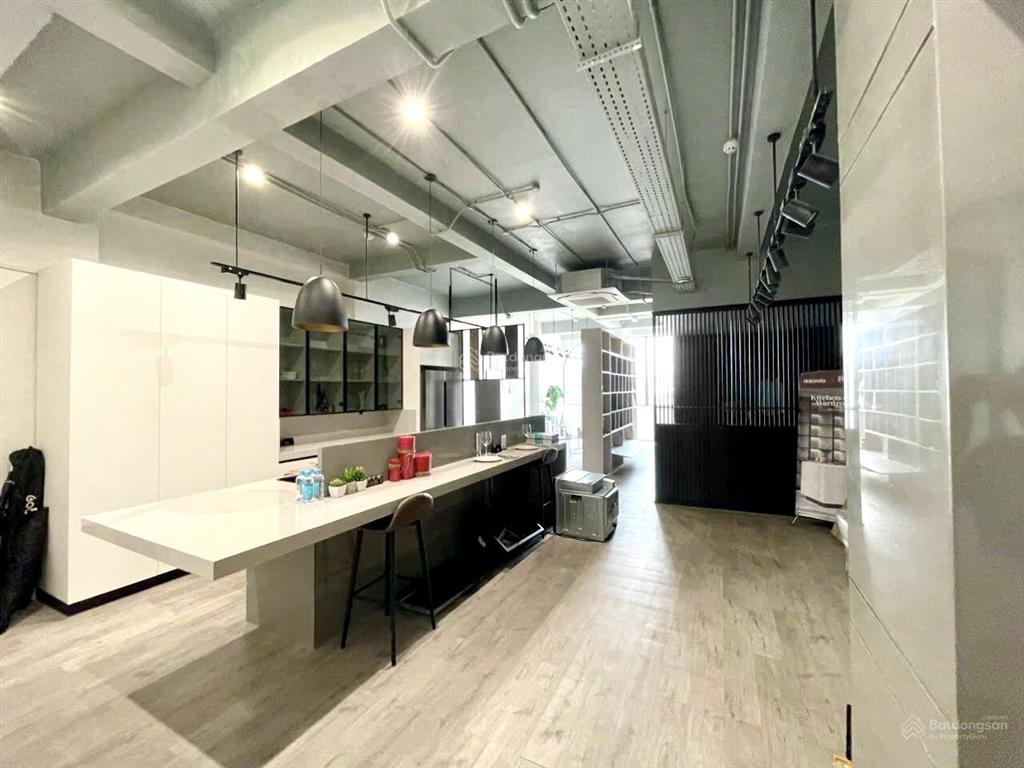 Cho thuê tòa nhà 1000m²! 52 đồng văn cống p. thạnh mỹ lợi q2 1h 1t 7l tm  150tr/th