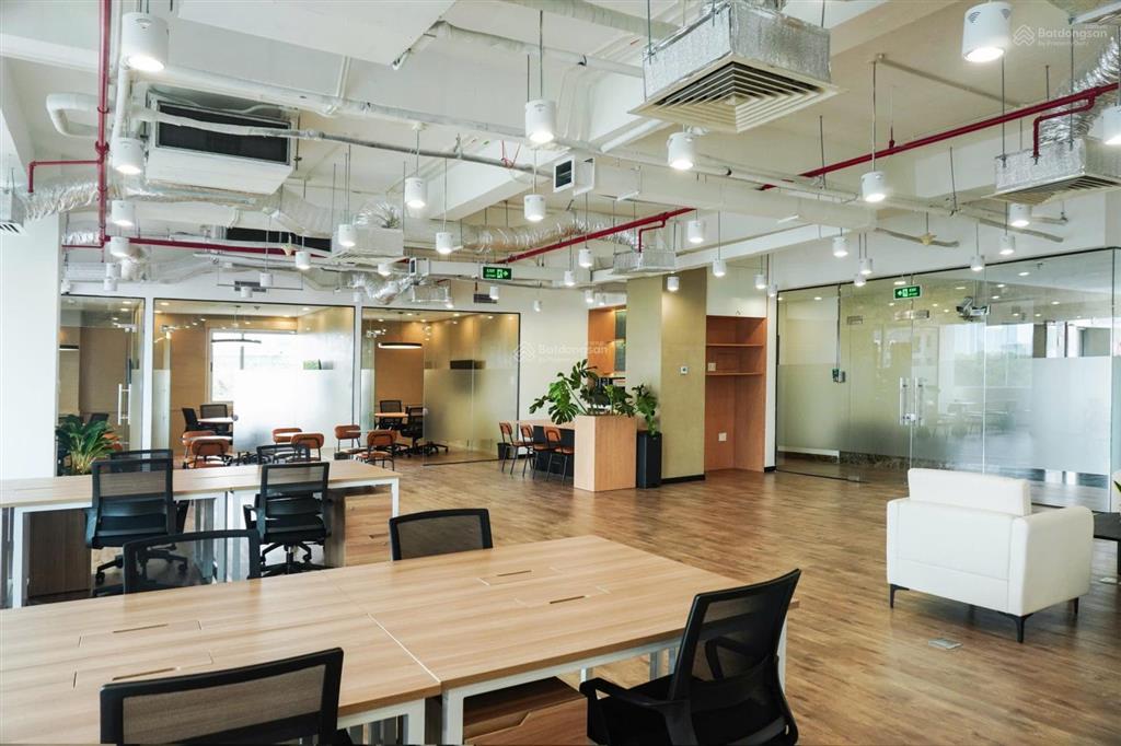 Cho thuê tòa văn phòng mt 3000m2 trương văn bang tml q2