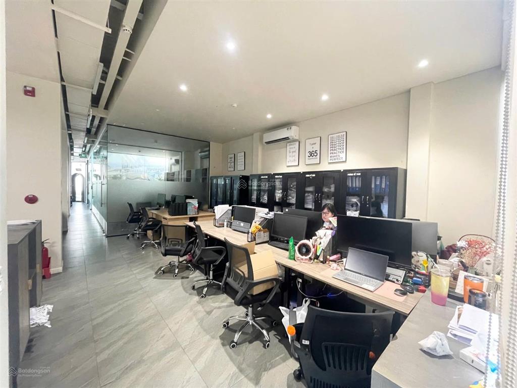 Cho thuê tòa nhà (dt sàn 3000m2) mặt tiền nguyễn văn trỗi pn  1 hầm 1 trệt 11 lầu