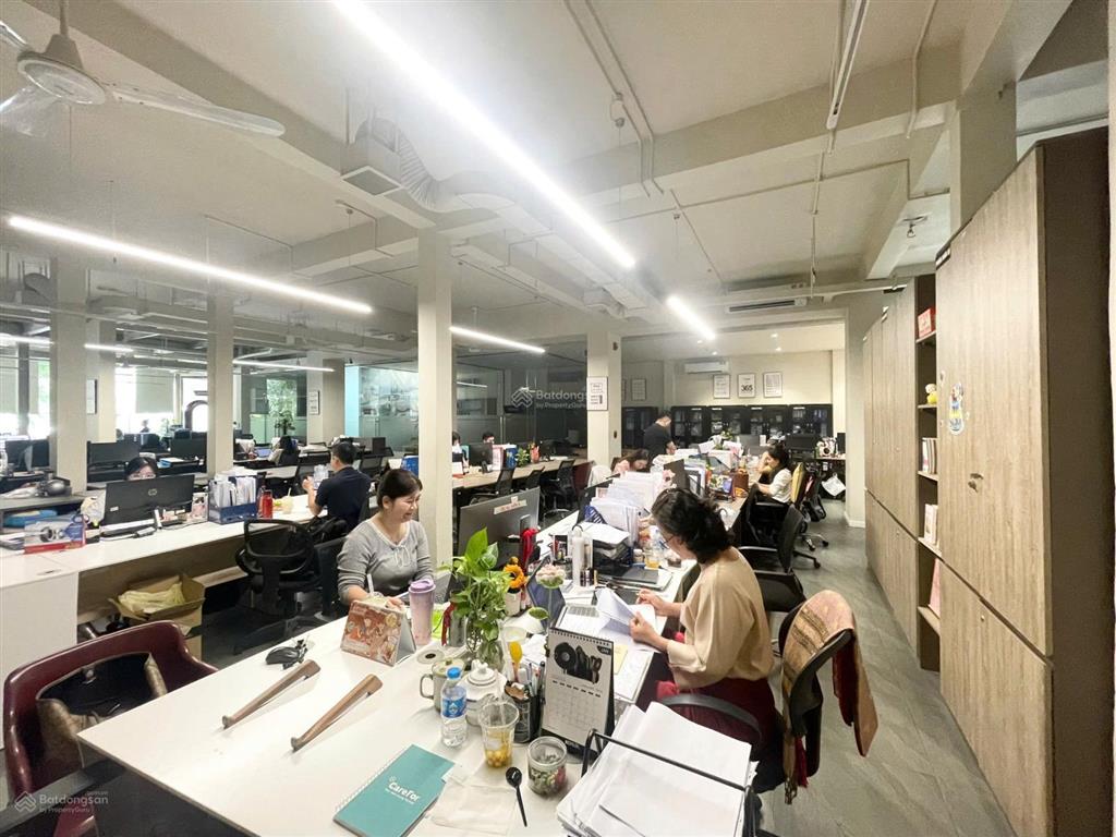 Cho thuê tòa nhà (dt sàn 3000m2) mặt tiền nguyễn văn trỗi pn  1 hầm 1 trệt 11 lầu