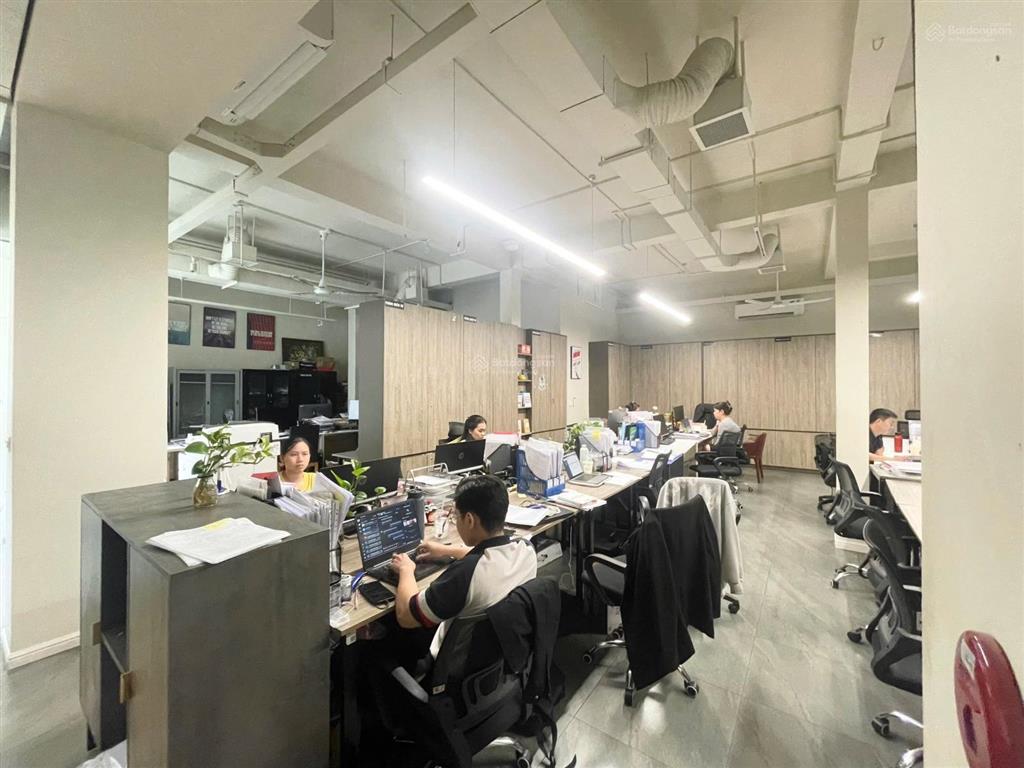 Cho thuê tòa nhà (dt sàn 3000m2) mặt tiền nguyễn văn trỗi pn  1 hầm 1 trệt 11 lầu