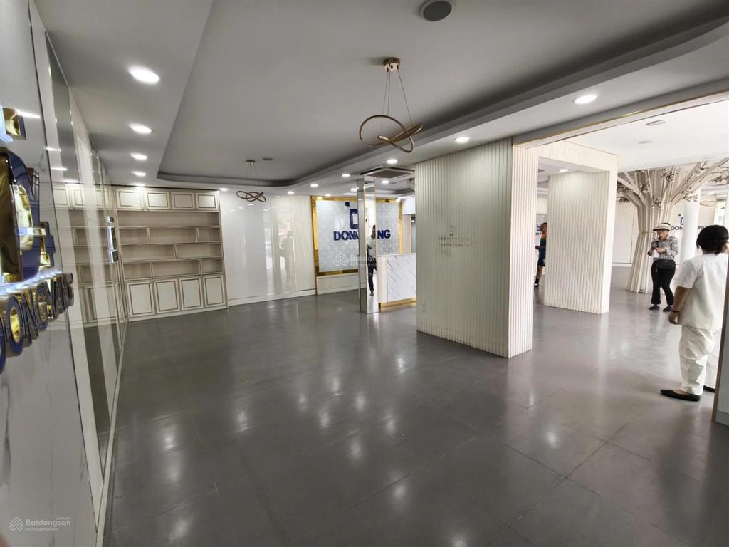 Cho thuê nhà mặt tiền 18m  nguyễn văn trỗi phường 2, quận tân bình (18x20m)