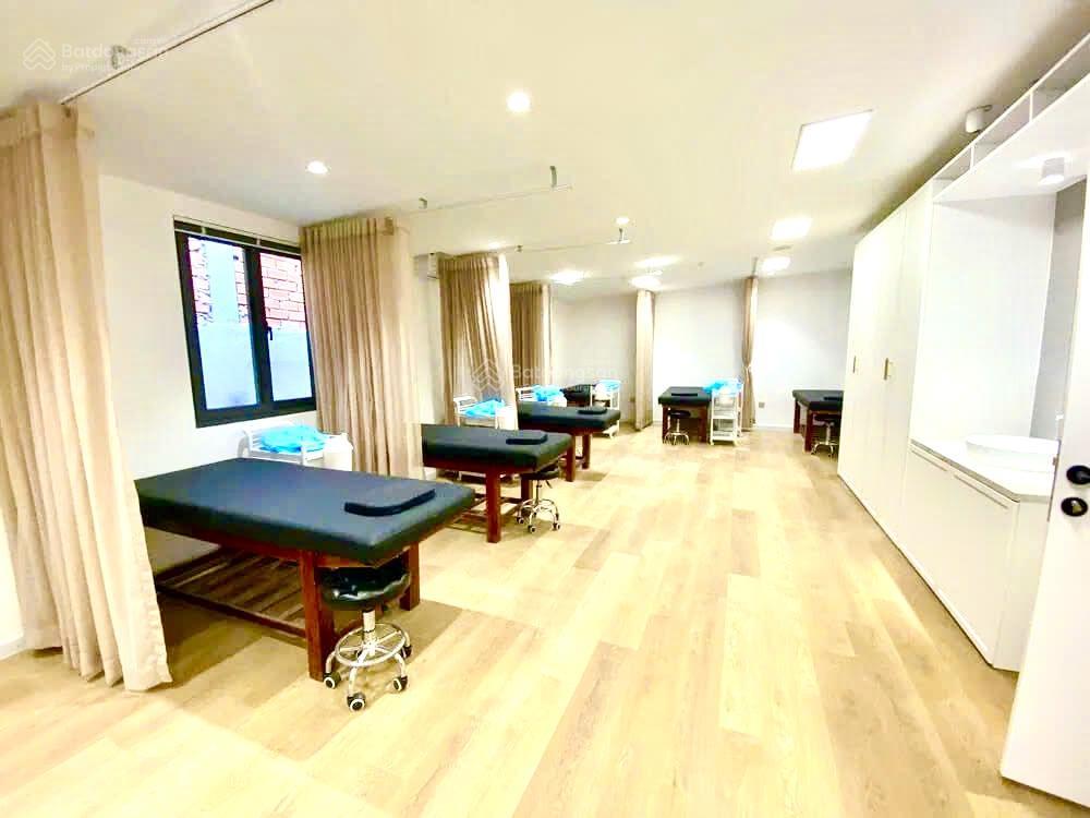 Cho thuê tòa nhà! mặt tiền lý tự trọng p. bến thành q1 (12x20m)