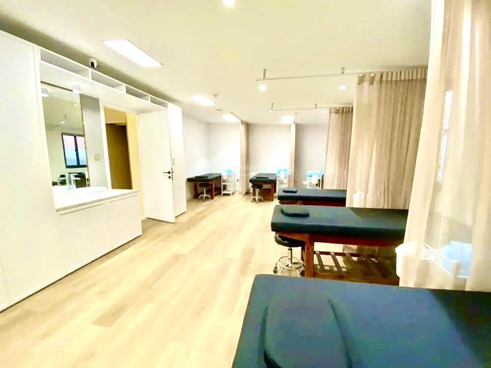 Cho thuê tòa nhà! mặt tiền lý tự trọng p. bến thành q1 (12x20m)