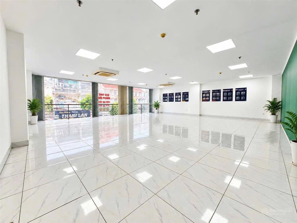 Cho thuê toà nhà mt nguyễn gia trí p25 bình thạnh  (1000m2)