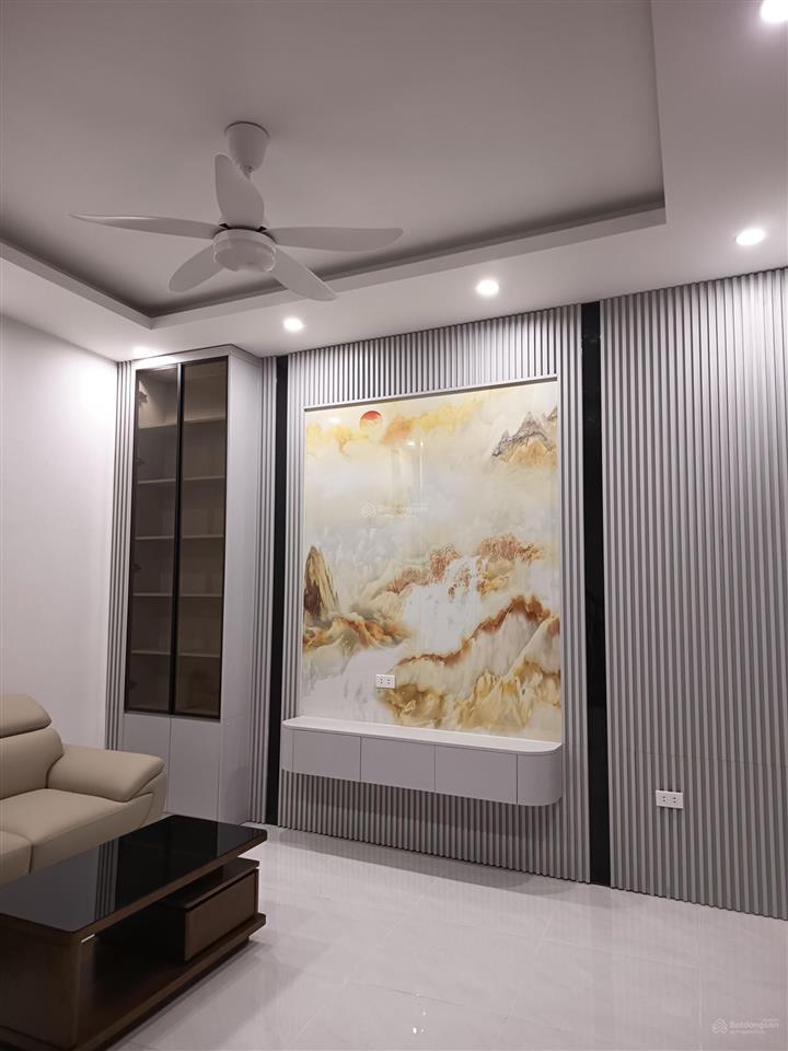 Cần cho thuê nhà nguyên căn, 5 tầng tại trung tâm phố thái hà