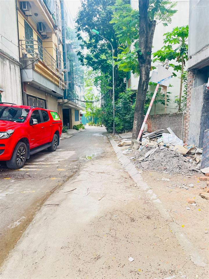 Bán gấp căn nhà 2tầng*400m2 phố nguyễn cảnh dị  kđt đại kim phân lô vỉa hè kinh doanh, chỉ 92.5 tỷ