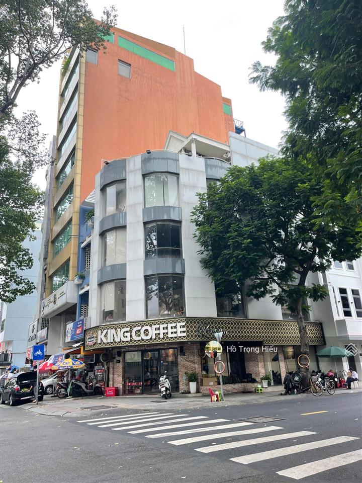 Bán nhà góc 2 mặt tiền cách mạng tháng 8, p12, q10 (6,5x20m) 4 tầng, thuê 70tr, bán 29 tỷ