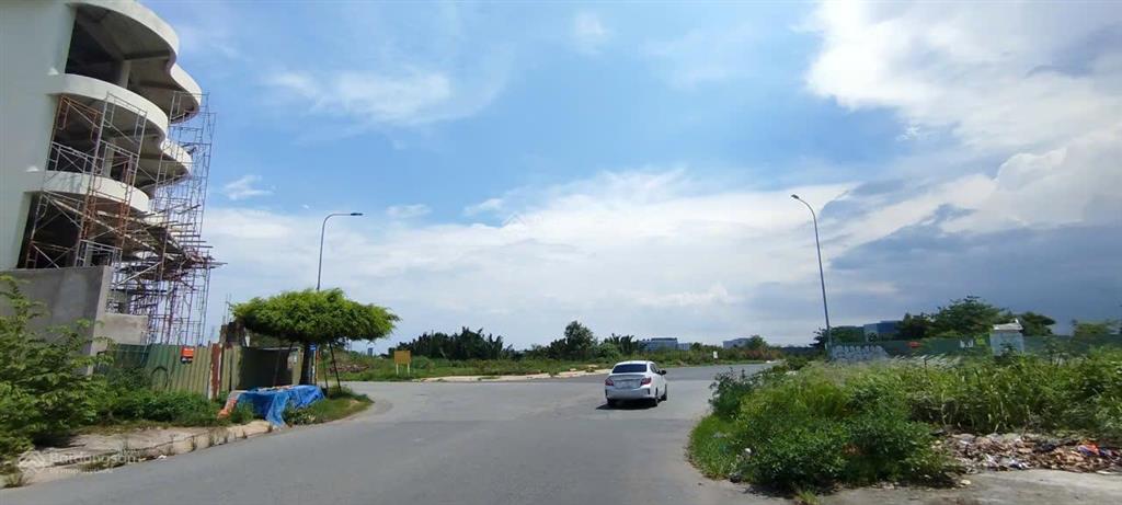 Bán lô đất 263m2 ngay góc trần quý kiên  đặng như mai, thạnh mỹ lợi, q2 giá 97,3 tỷ