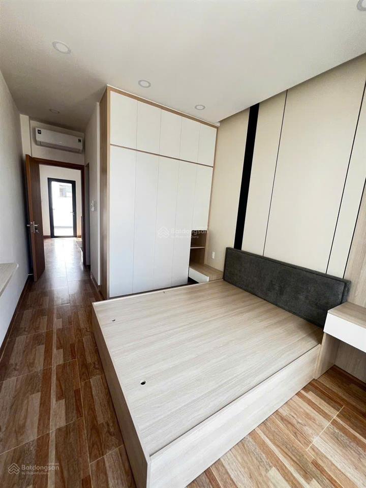 Mặt tiền kinh doanh sầm uất cô giangphan đình phùng 5 tầng nhà mới 100% giá 13,8 tỷ