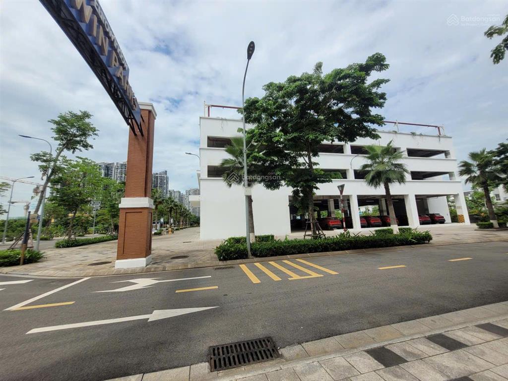 Cho thuê mặt bằng 4 tầng vị trí cạnh vinhomes ocean park. dt 9200m2  giá 200 triệu/th