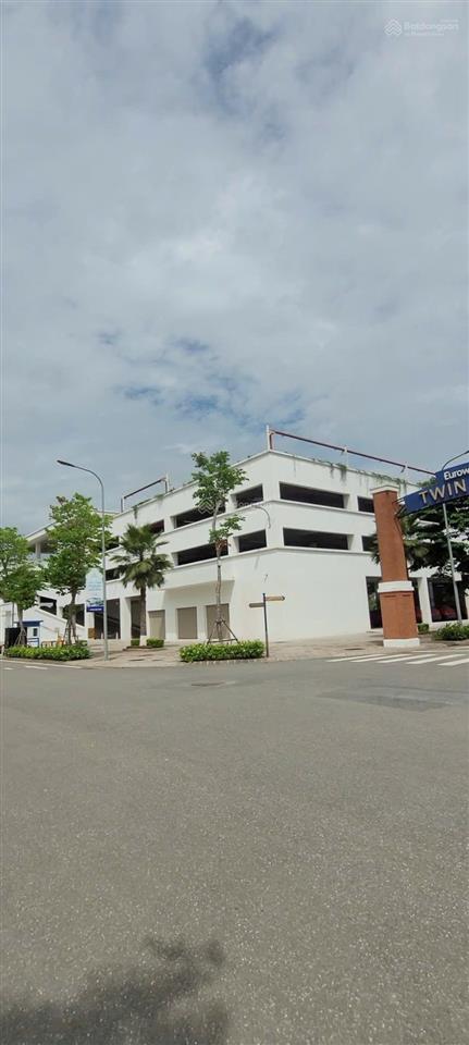 Cho thuê mặt bằng 4 tầng vị trí cạnh vinhomes ocean park. dt 9200m2  giá 200 triệu/th