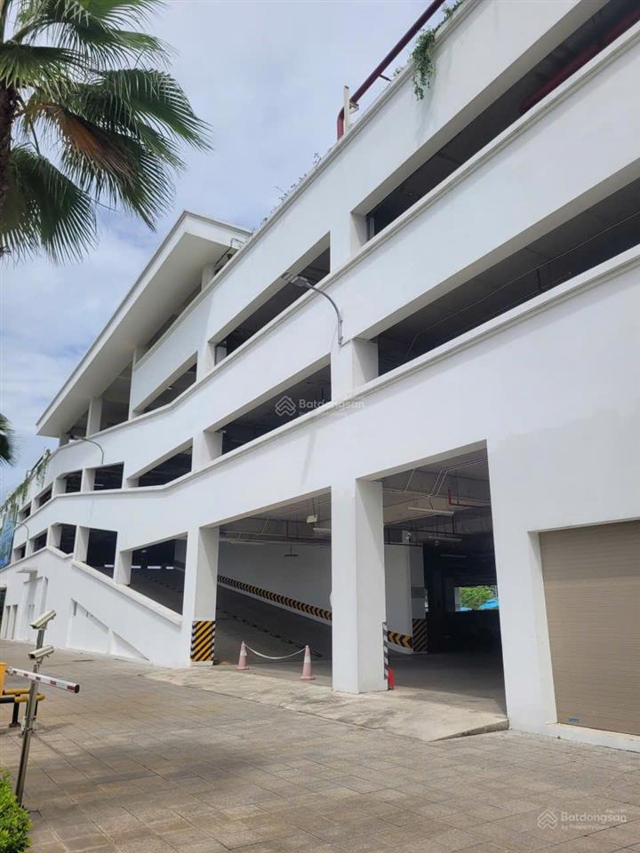 Cho thuê mặt bằng 4 tầng vị trí cạnh vinhomes ocean park. dt 9200m2  giá 200 triệu/th