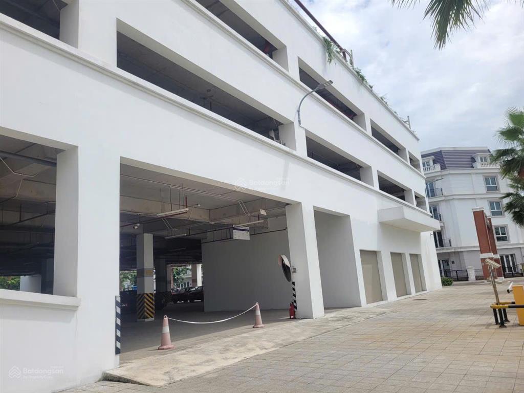 Cho thuê mặt bằng 4 tầng vị trí cạnh vinhomes ocean park. dt 9200m2  giá 200 triệu/th