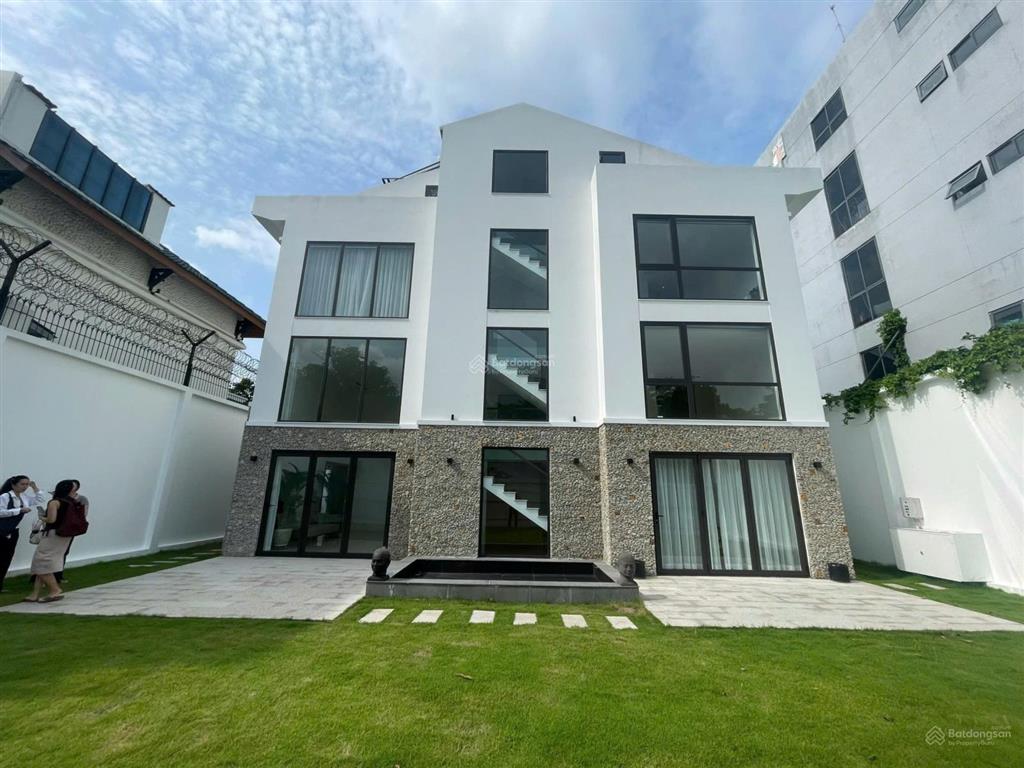 Cho thuê biệt thự thảo điền cao cấp | 4pn | sân vườn rộng | 172 triệu/tháng