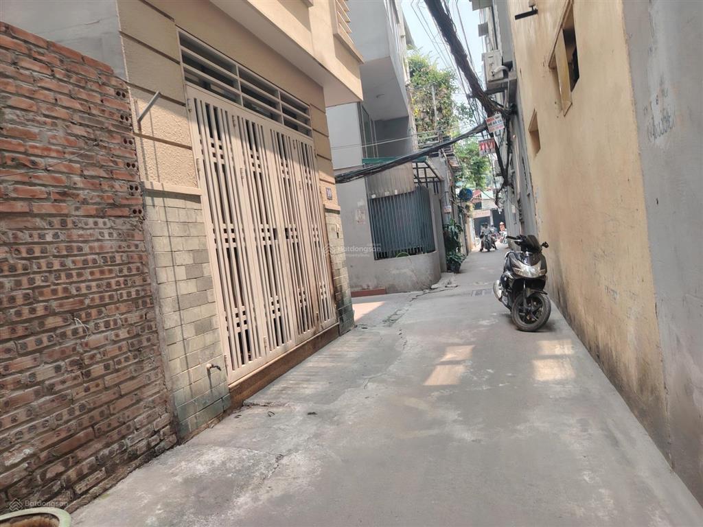 Bán nhà thi sĩ  phố hồng tiến  5 tầng  dân xây  ngõ thông  ô tô 20m  3pn  nhỉnh 8 tỷ