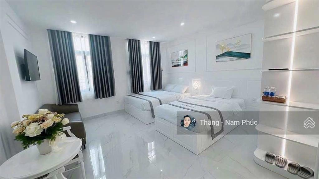 Chính chủ bán khách sạn trần quốc hoàn đường xuống bãi tắm sơn thuỷ vị trí cực kỳ đẹp giá cực tốt