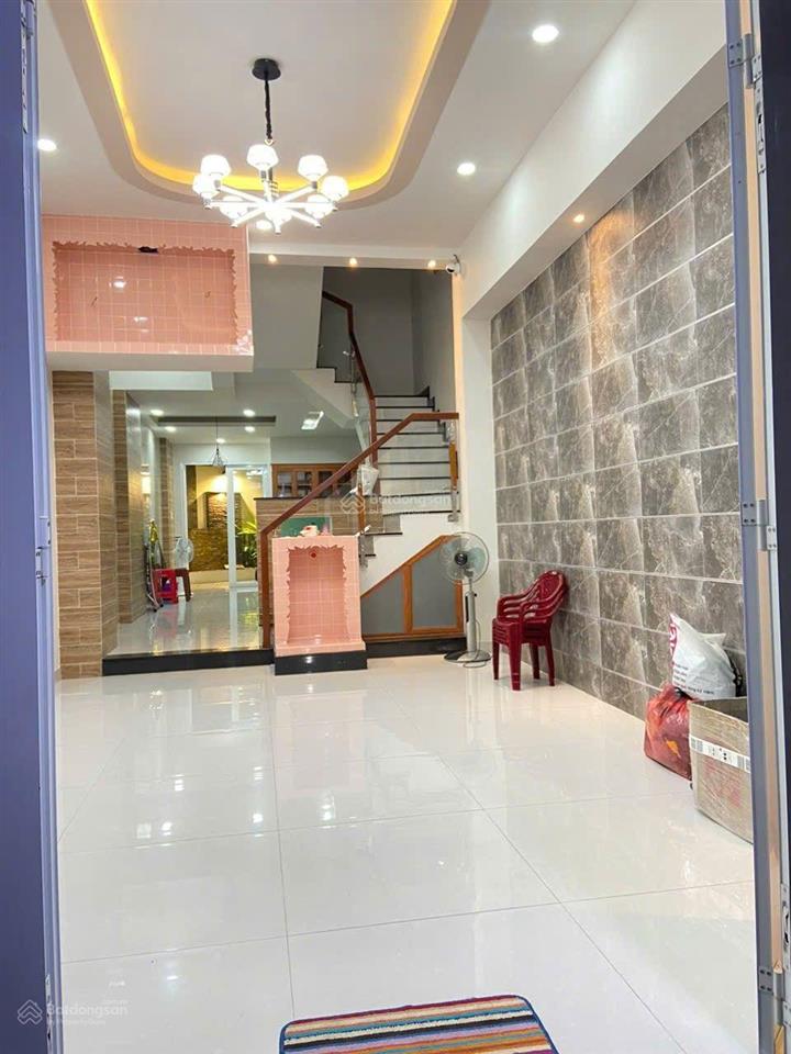 Nhà hẻm 8m. dt 4m x 18m nở hậu 5.3m đúc 4 tầng đường tân hóa giáp quận 11. giá nhỉnh 8 tỷ