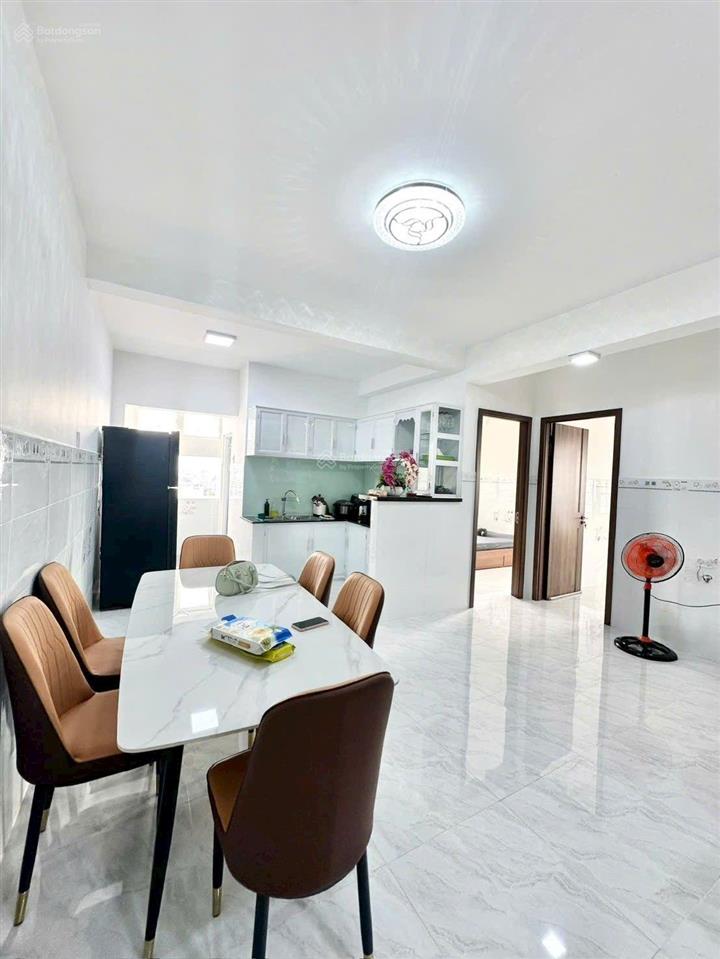 Bán chung cư bình phú 1 căn góc. dt 68m2 có 2pn lầu 1. có sổ hồng riêng