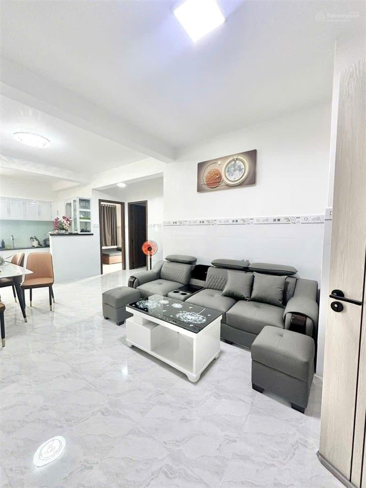 Bán chung cư bình phú 1 căn góc. dt 68m2 có 2pn lầu 1. có sổ hồng riêng