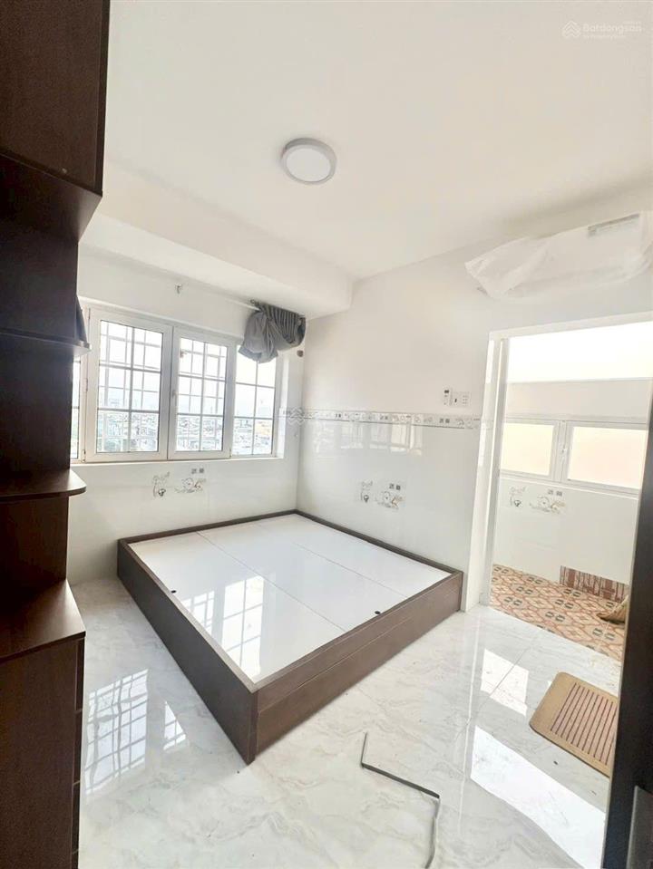 Bán chung cư bình phú 1 căn góc. dt 68m2 có 2pn lầu 1. có sổ hồng riêng