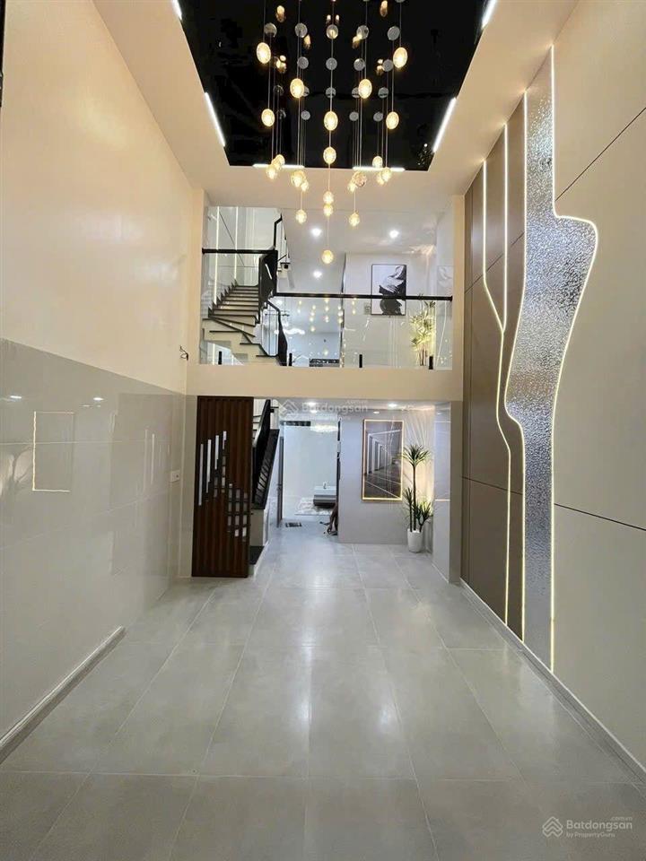Nhà xây mới full nội thất có thang máy, hẻm xe hơi 106b/25 đường lạc long quân