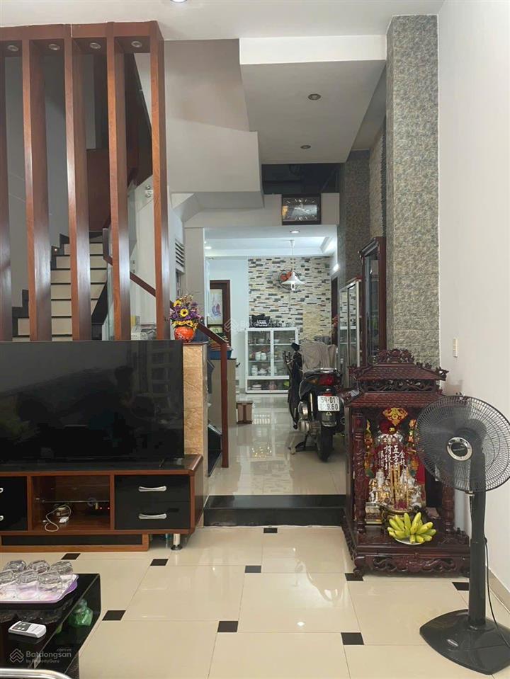 Nhà 6m x 7m đúc 5 tầng hẻm 8m sát mặt tiền trịnh đình trọng