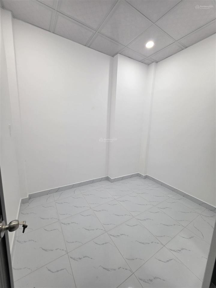 Nhà khu lý thường kiệt  lạc long quân p8 tân bình. dt 3x9m 2 tầng