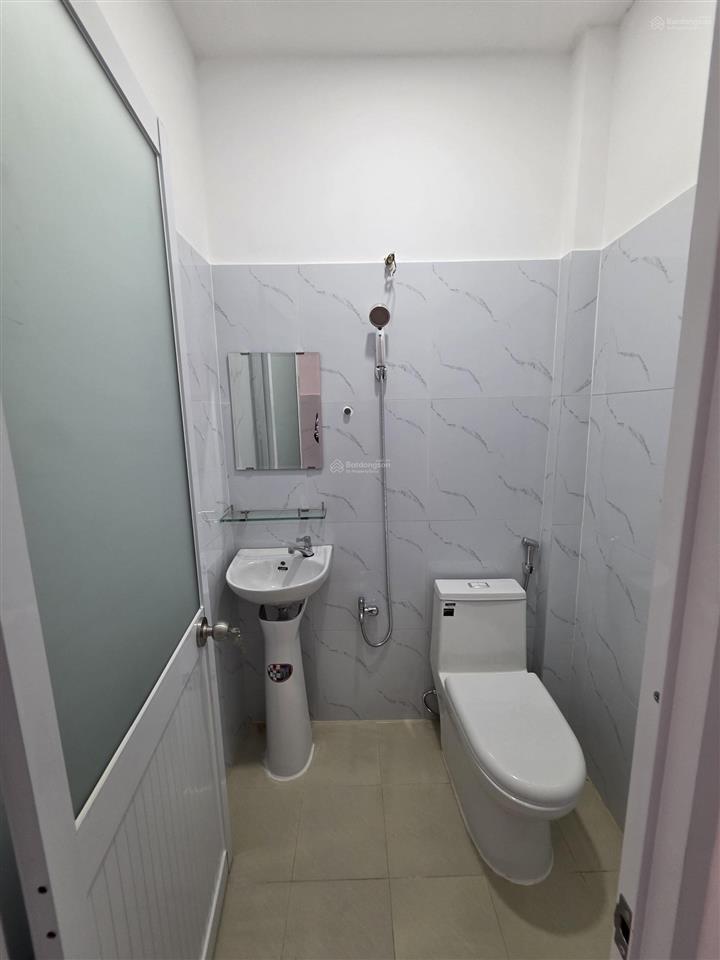 Nhà khu lý thường kiệt  lạc long quân p8 tân bình. dt 3x9m 2 tầng