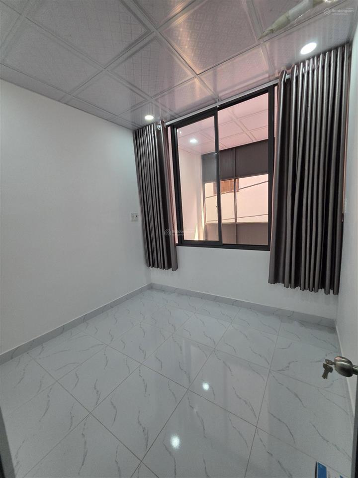 Nhà khu lý thường kiệt  lạc long quân p8 tân bình. dt 3x9m 2 tầng