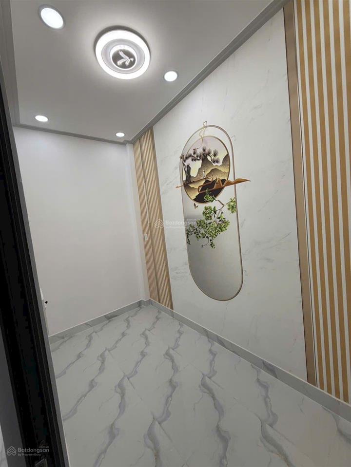 Nhà 1/ sát mặt tiền văn thân , quận 6. dt 44m2 trệt 1 lầu 4pn