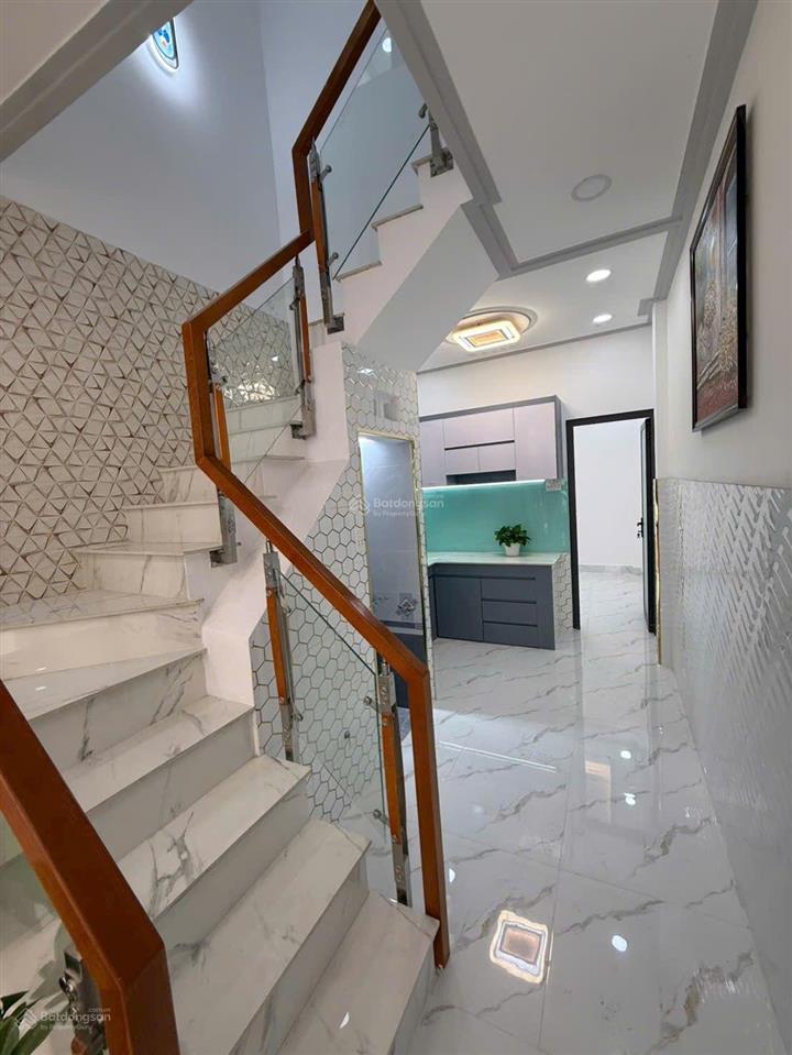 Nhà 1/ sát mặt tiền văn thân , quận 6. dt 44m2 trệt 1 lầu 4pn