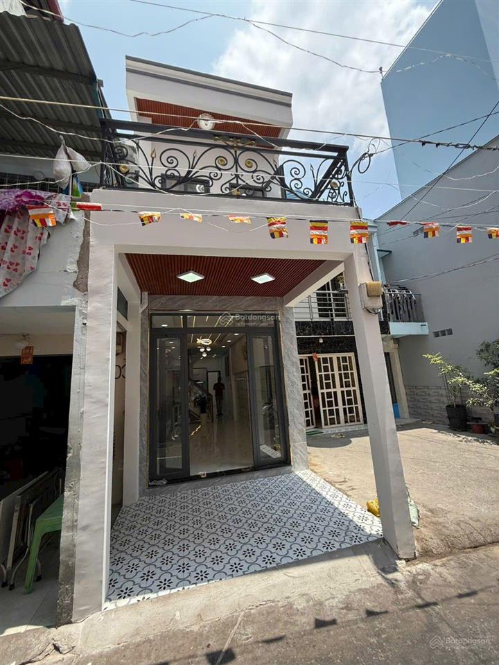 Nhà 1/ sát mặt tiền văn thân , quận 6. dt 44m2 trệt 1 lầu 4pn