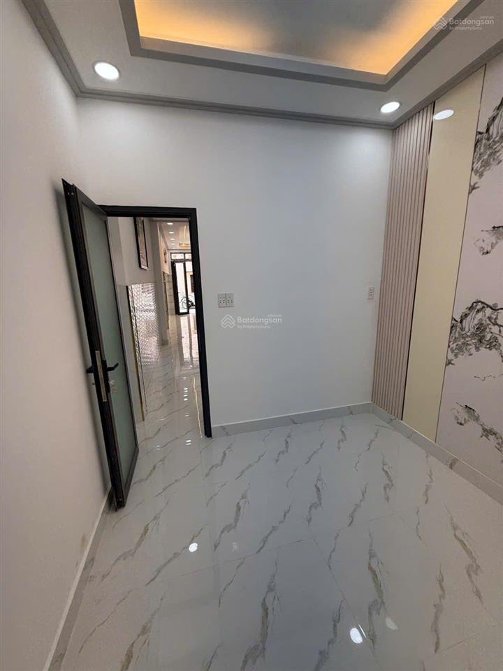 Nhà 1/ sát mặt tiền văn thân , quận 6. dt 44m2 trệt 1 lầu 4pn