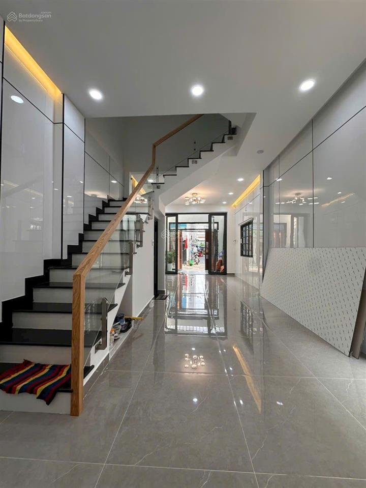 Nhà góc 2 mặt hẻm xe hơi 110/29 tô hiệu  hòa bình. dt 4x13.5m, 3 lầu