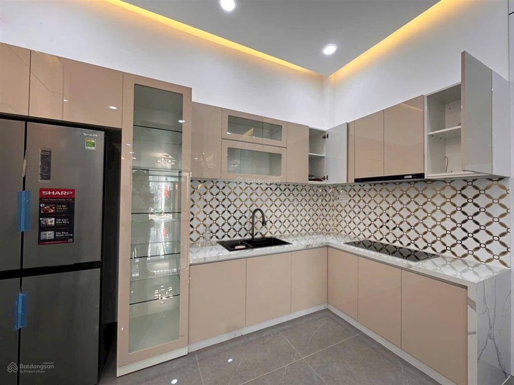 Nhà góc 2 mặt hẻm xe hơi 110/29 tô hiệu  hòa bình. dt 4x13.5m, 3 lầu