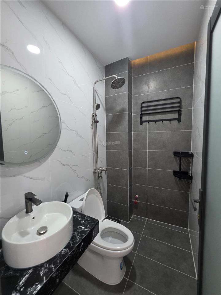 Nhà 3.5m nở hậu 6m dài 10m đúc 2 tầng 3pn sát mặt tiền lê hồng phong